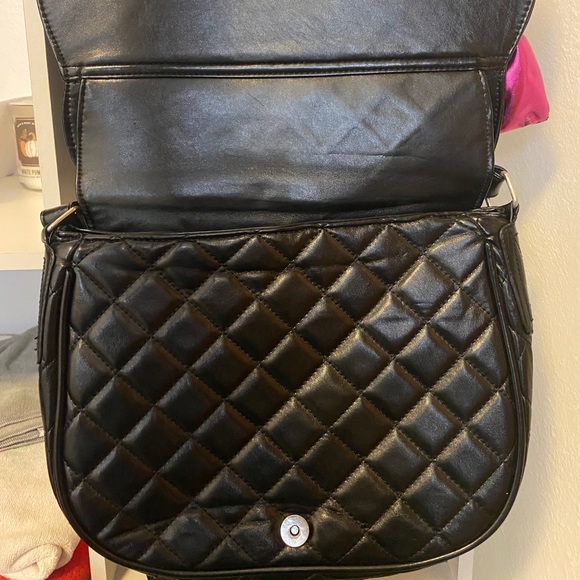 Hello Kitty Crossbody - Picture 3 of 7